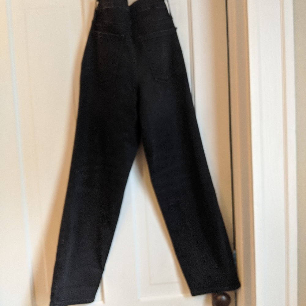 Athleta skulptek black Capri pants, size 2, never